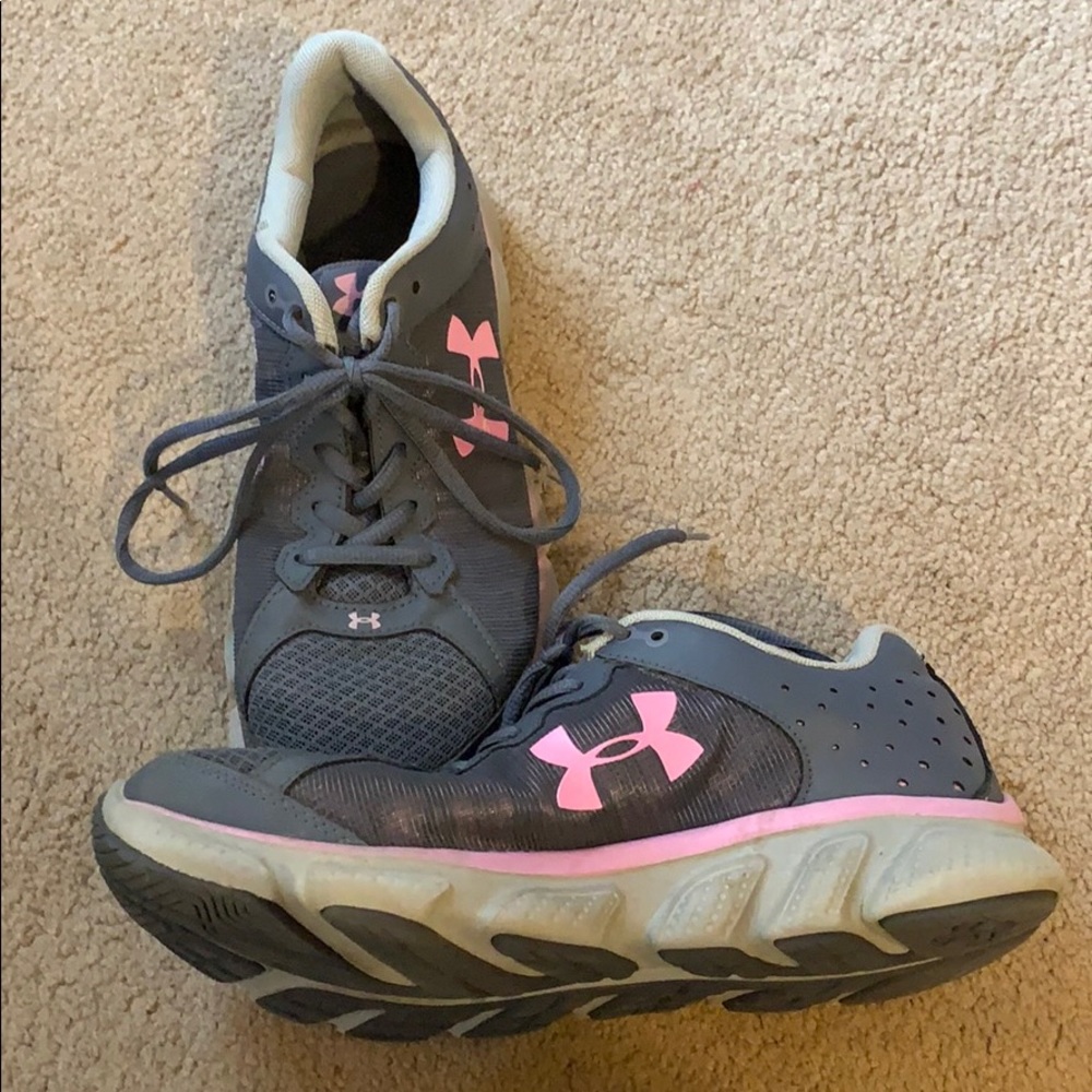 Preloved Tennis shoes